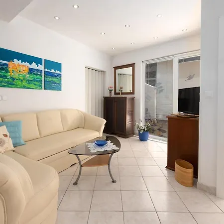 & Armanda Apartment